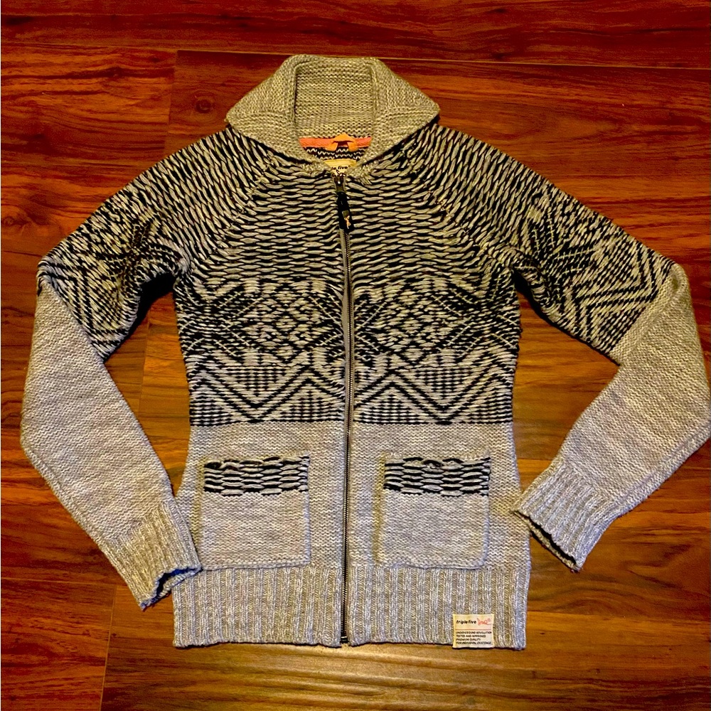 Women’s Triple Five Soul TNA sweater cardigan XS